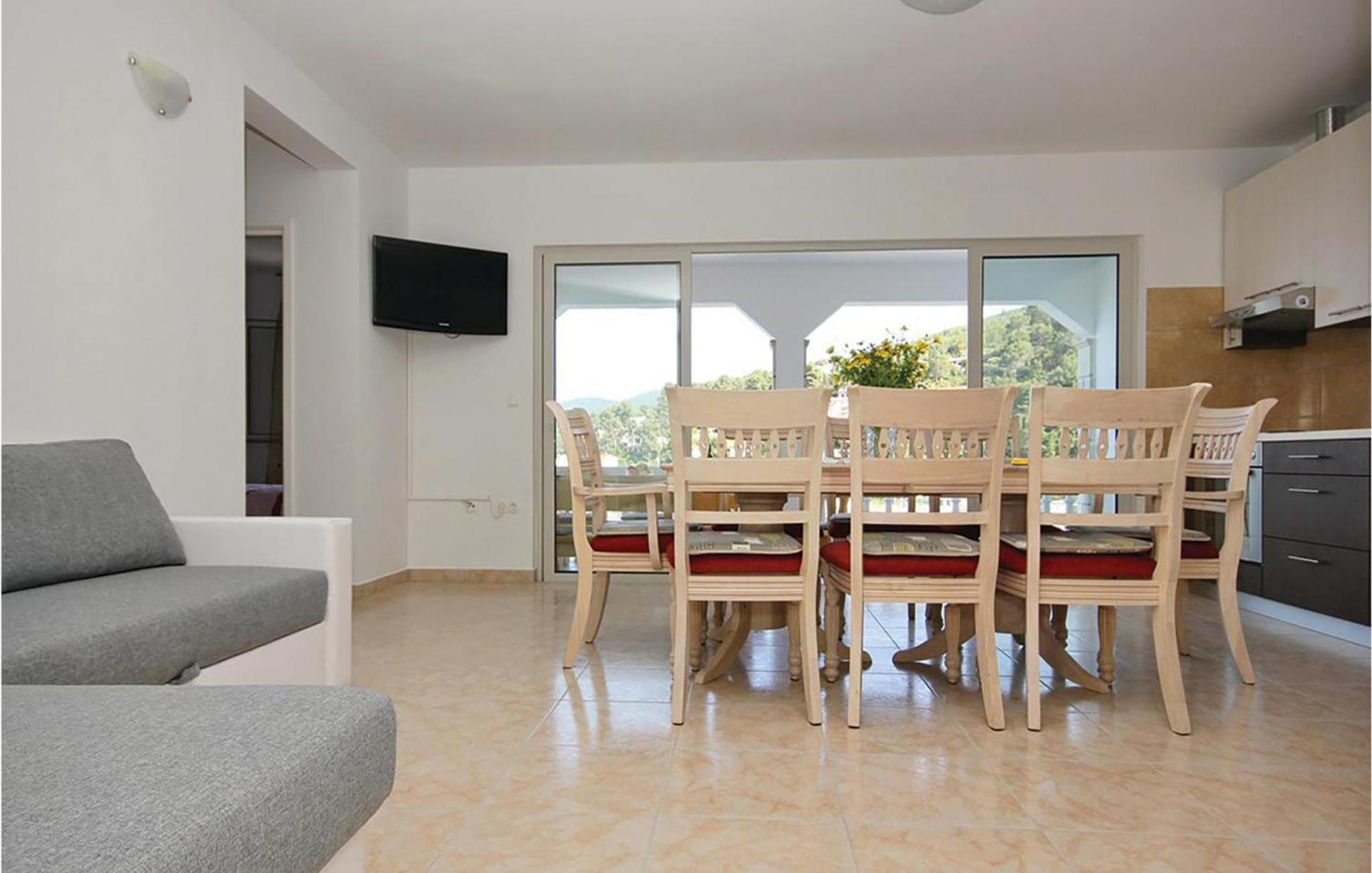 Cozy Apartment In Prigradica With House Sea View Buitenkant foto